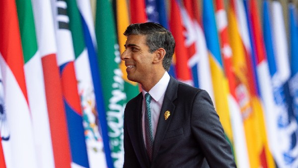 రిషి సునాక్‌తో..