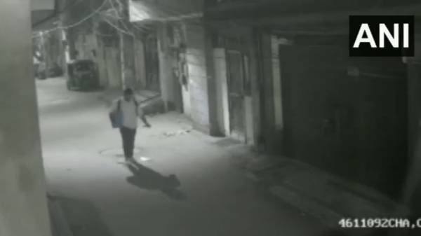  పోలీసుల చేతికి సీసీటీవీ క్లిప్పింగ్స్