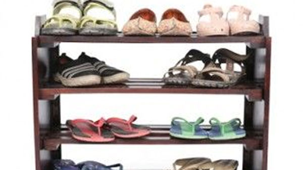 దక్షిణం దిశలో చెప్పుల స్టాండ్ పెడుతున్నారా? అయితే కలహాలు