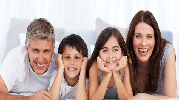 కుటుంబసభ్యులకు, స్నేహితులకు, సమాజానికి దూరంగా.. స్మార్ట్ ఫోన్ వ్యసనం 