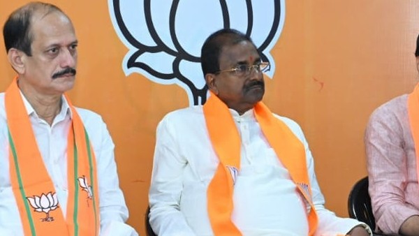 కబ్జాలకు పాల్పడుతున్నారు.. కబ్జాలకు పాల్పడుతున్నారు..