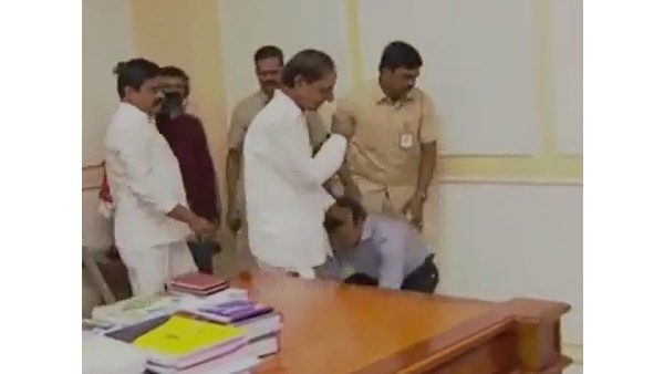 సోషల్ మీడియాలో హెల్త్ డైరెక్టర్ పై విమర్శలు సోషల్ మీడియాలో హెల్త్ డైరెక్టర్ పై విమర్శలు