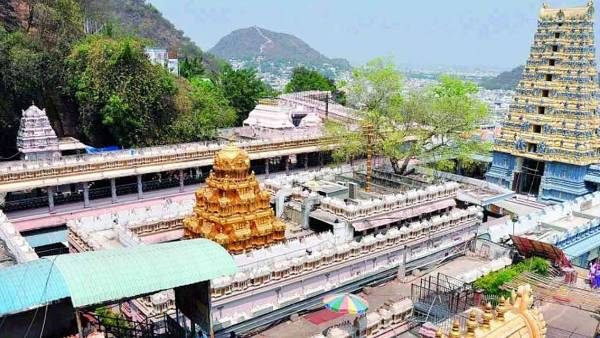 బెజవాడ దుర్గమ్మ, శ్రీశైలంలోని మల్లన్న ఆలయాలలో ఇలా..