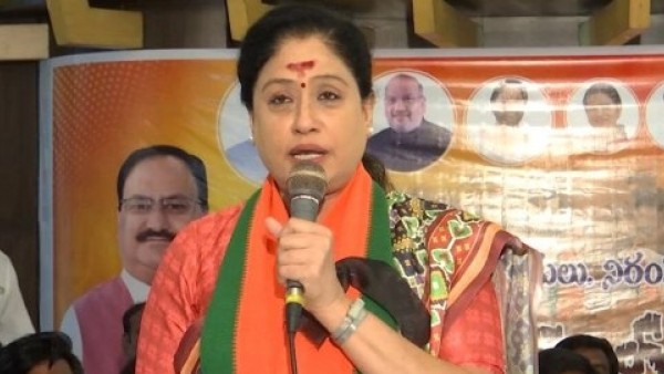 పార్టీలో ఘోరంగా మారిన రాములమ్మ స్థానం 