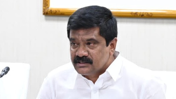 వైఎస్సార్ వల్లే వందలాది మంది ప్రాణాలు పోగొట్టుకున్నారు 