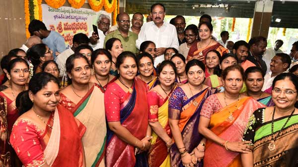 former vice president venkaiah naidu interesting comments on ntr backstabbing episode