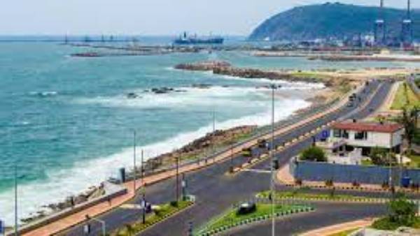 రుషికొండపై భారీ తవ్వకాలు రుషికొండపై భారీ తవ్వకాలు