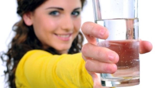 నీళ్ళను తాగటానికి ఒక విధానం ఉంది.. తెలుసుకోండి