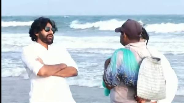 janasena chief pawan kalyan evening walk in vizag beach after pm modi tour janasena chief pawan kalyan evening walk in vizag beach after pm modi tour