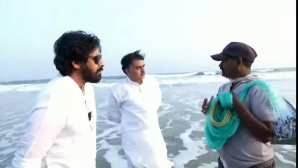 janasena chief pawan kalyan evening walk in vizag beach after pm modi tour janasena chief pawan kalyan evening walk in vizag beach after pm modi tour