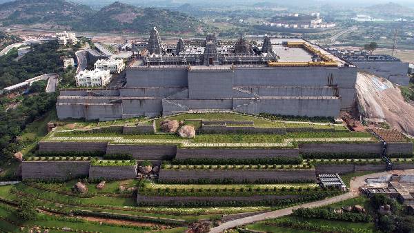 ఆలయం మూసివేత