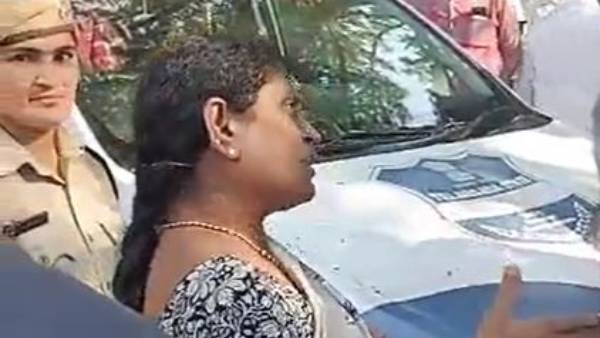 కారులో ఉండగానే.. కారులో ఉండగానే..
