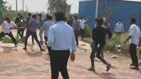 ఏపీ-తెలంగాణ బోర్డర్లో నిందితుడు నవీన్ రెడ్డి అరెస్ట్? ఏపీ-తెలంగాణ బోర్డర్లో నిందితుడు నవీన్ రెడ్డి అరెస్ట్?
