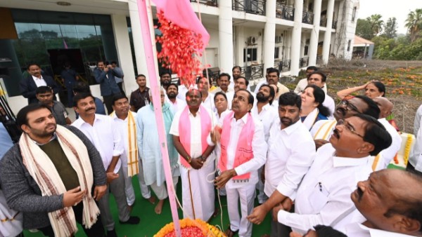 బీఆర్ఎస్ పార్టీకి తిరుగులేని ముహూర్తంలోనే కేసీఆర్ సంతకం