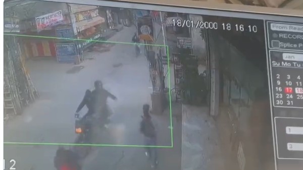  అక్కాచెల్లెలు