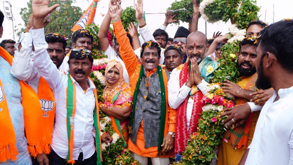 ధనిక రాష్ట్రమని.. అప్పుల కుప్పచేశారు: కేసీఆర్‌పై బండి సంజయ్