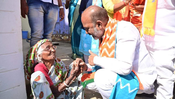 తెలంగాణకు పీడపోయిందంటూ బండి సంజయ్