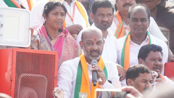 సీబీఐ విచారణకు పోతే అరెస్ట్ చేస్తారని కేసీఆర్ బిడ్డకు భయం: బండి సంజయ్