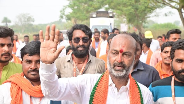 బీజేపీ పార్లమెంటరీ పార్టీ సమావేశంలో ప్రదర్శన