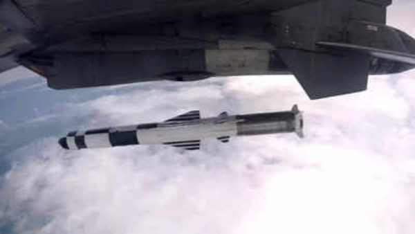 IAF successfully fired the Extended Range Version of Brahmos Air Launched missile from a Sukhoi 