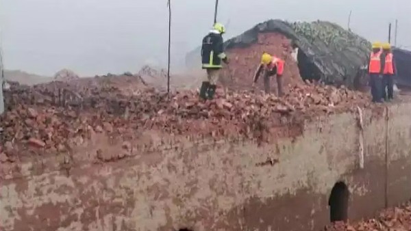 కొనసాగుతున్న రెస్క్యూ ఆపరేషన్ కొనసాగుతున్న రెస్క్యూ ఆపరేషన్