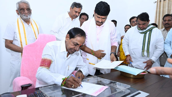 గతంలోనూ కేసీఆర్ యాగాలు.. ఇప్పుడు బీఆర్ఎస్ కోసం కేసీఆర్ యాగం