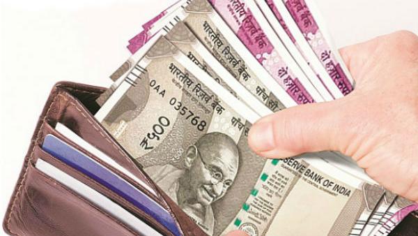 పర్సులో డబ్బులు ఉండకపోతే ఈ పని చెయ్యండి