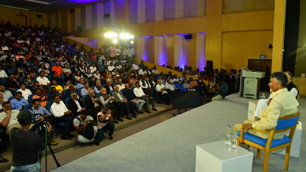 ఎంతో శ్రమించాకే హైదరాబాద్‌కు ఐఎస్ బీ, మైక్రోసాఫ్ట్: చంద్రబాబు