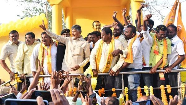 తెలంగాణాలో రీ ఎంట్రీ ఇచ్చిన చంద్రబాబు .. పొత్తులపై ఆసక్తికర చర్చ