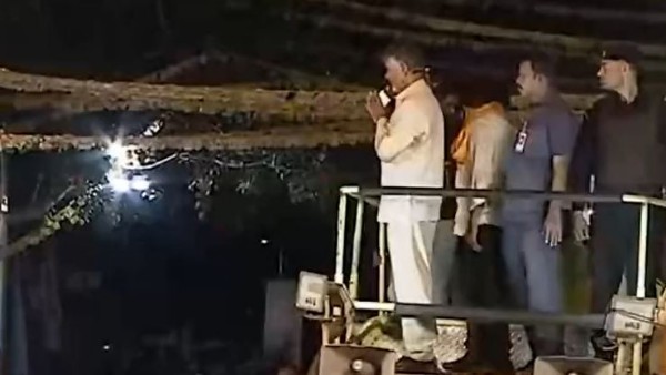 తొక్కిసలాటతో..