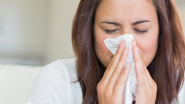 నేచురల్ రెమెడీస్ తో జలుబు, దగ్గుకు చెక్ పెట్టండి