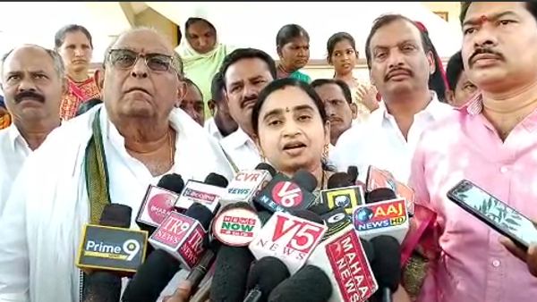 కోదాడ మున్సిపల్ చైర్మన్ ను అడుగడుగునా అడ్డుకుంటున్న ఎమ్మెల్యే బొల్లం మల్లయ్య యాదవ్