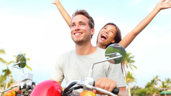 సెలవుల్లో ఇంటికి వచ్చి వెలుతున్న భర్త