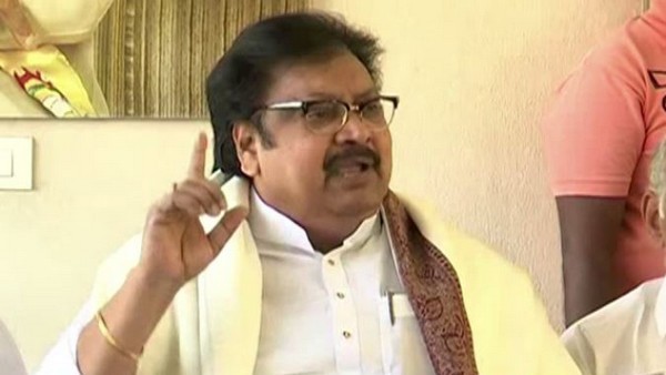 టీడీపీ నేత వర్ల రామయ్యకు ఐటీ నోటీసులు