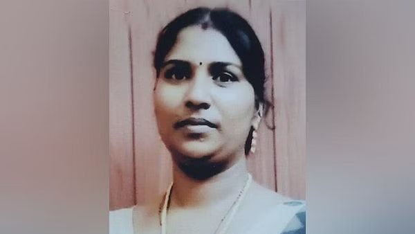 పుట్టింటికి వెళ్లిపోతున్న భార్యకు ప్రియుడు