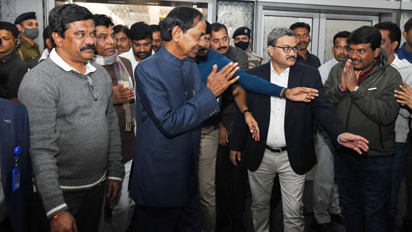 BRS office opening on 14th: CM KCR reached Delhi on Monday