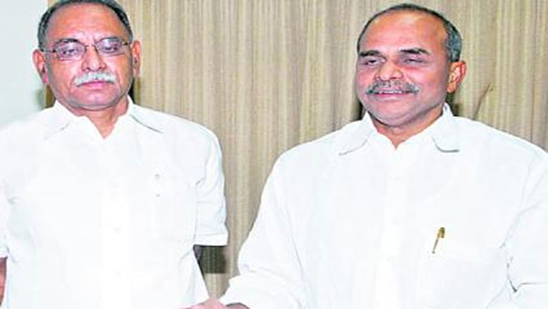 వైఎస్ తో కలిసి అలా ఒట్టు పెట్టుకున్నాం వైఎస్ తో కలిసి అలా ఒట్టు పెట్టుకున్నాం