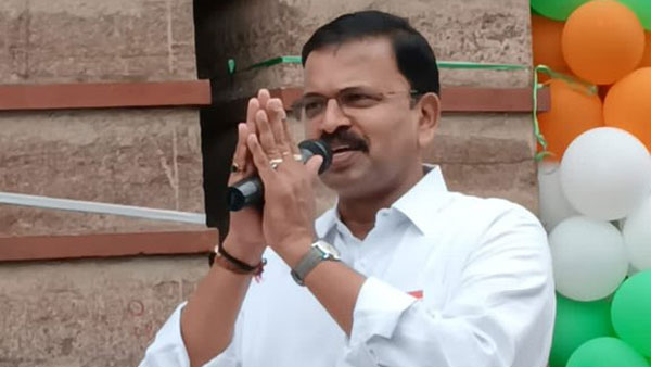 పార్టీలు కాదు.. స్వతంత్రంగానే బరిలోకి పార్టీలు కాదు.. స్వతంత్రంగానే బరిలోకి