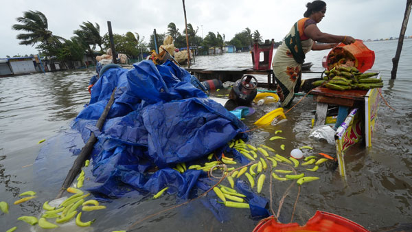 తీర ప్రాంతం అల్లకల్లోలం..