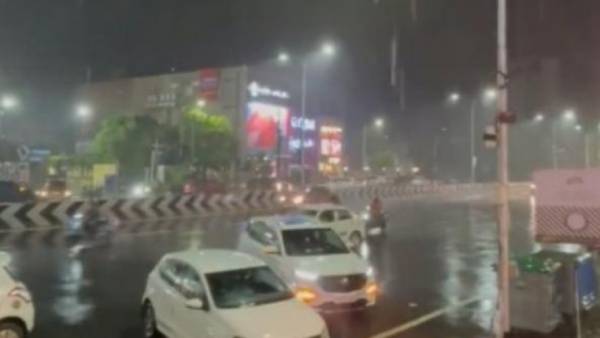 అర్దరాత్రి మీడియా సమావేశం