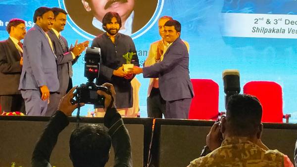 బలహీన విద్యావ్యవస్థ..