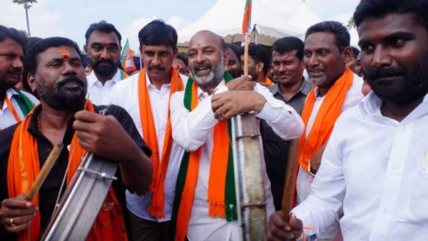 యాగాలు చేసి తెలంగాణా ప్రజలకు ఏం చేశావ్ యాగాలు చేసి తెలంగాణా ప్రజలకు ఏం చేశావ్