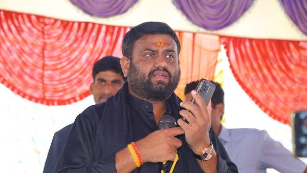  టెన్షన్ పడుతున్న పైలట్ రోహిత్ రెడ్డి .. సంచలన వ్యాఖ్యలు 