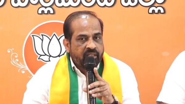క్రెడిట్ కోసం.. క్రెడిట్ కోసం..