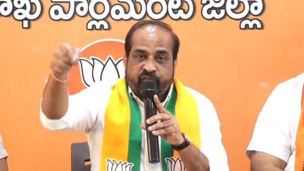 యువతకు మోసం.. యువతకు మోసం..