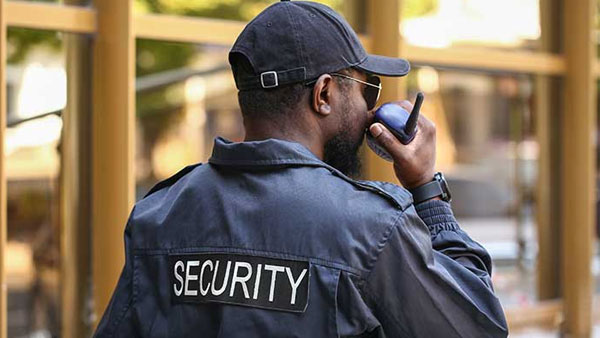 అందరివాడు అందరివాడు