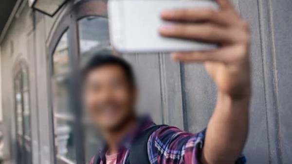 ఒళ్లు మరిచిపోయి సెల్ఫీలు
