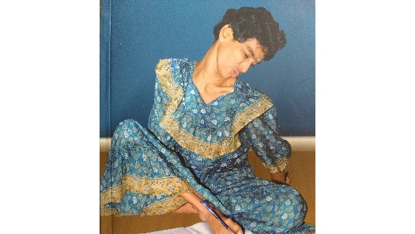 కాళ్లతోనే 700కుపైగా కవిత రాసిన రాజేశ్వరి