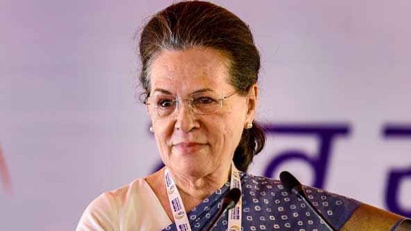 తెలంగాణ ప్రదాత, త్యాగశీలి సోనియా గాంధీ: తెలంగాణా కాంగ్రెస్ తెలంగాణ ప్రదాత, త్యాగశీలి సోనియా గాంధీ: తెలంగాణా కాంగ్రెస్