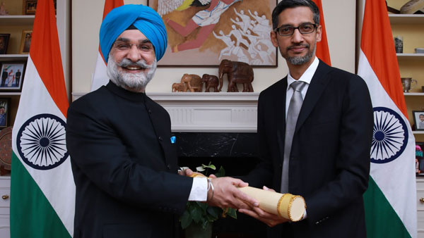 Google CEO Sundar Pichai receives Padma Bhushan in San Francisco by Ambassador Taranjit Sandhu Google CEO Sundar Pichai receives Padma Bhushan in San Francisco by Ambassador Taranjit Sandhu